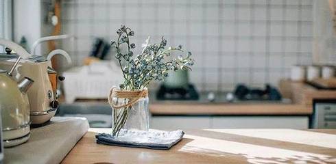 57㎡的二手房被他改造成婚房，然后送給了妻子